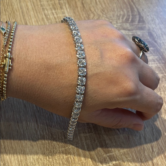 10kt white gold lab diamond  Tennis Bracelet about 5ct total vs diamonds. - Picture 2 of 7